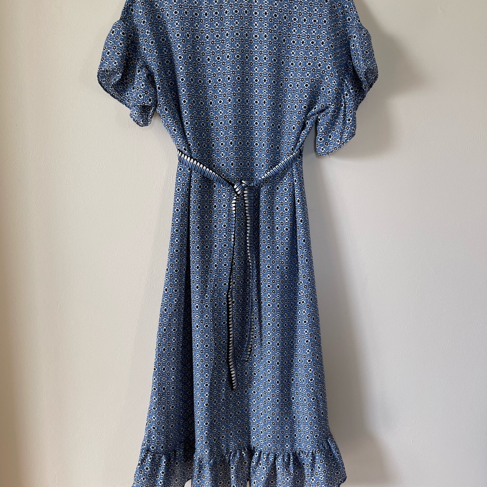 NWT. Blue floral midi dress. Max Studio. Size small. - Picture 4 of 7